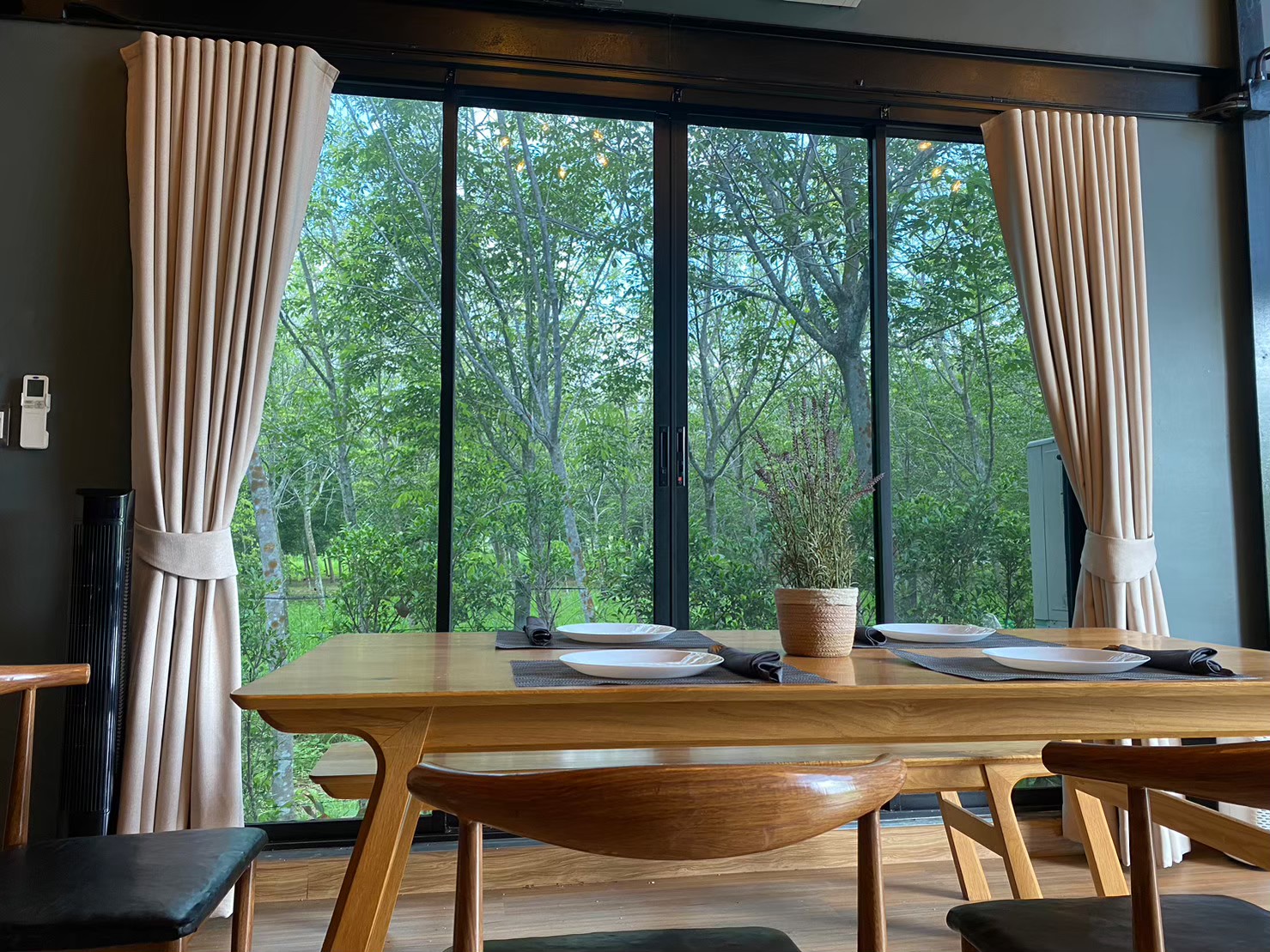 LINE_ALBUM_บ้านพัก_241028_29