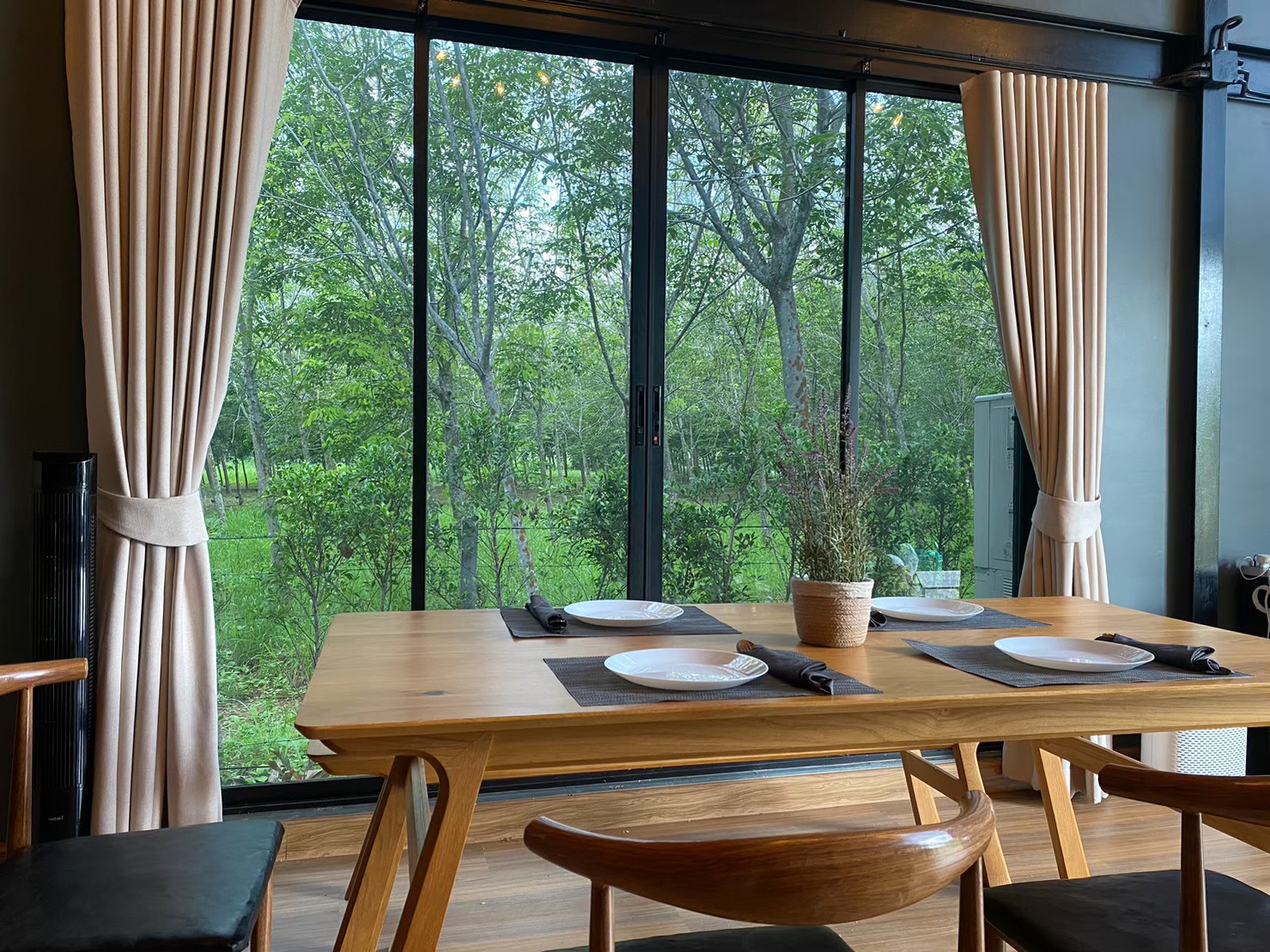 LINE_ALBUM_บ้านพัก_241028_30