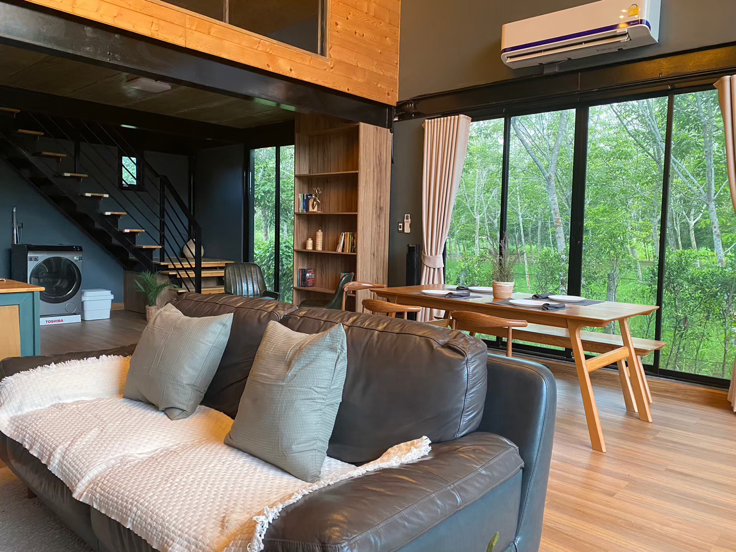 LINE_ALBUM_บ้านพัก_241028_46