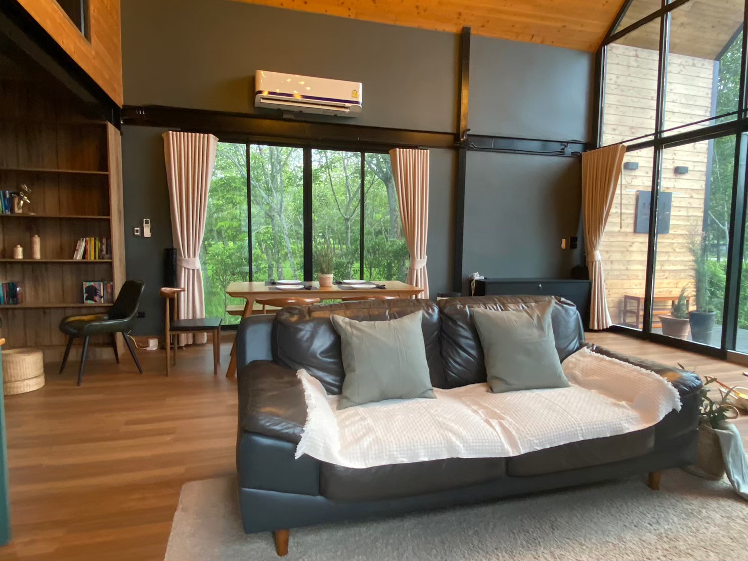 LINE_ALBUM_บ้านพัก_241028_49