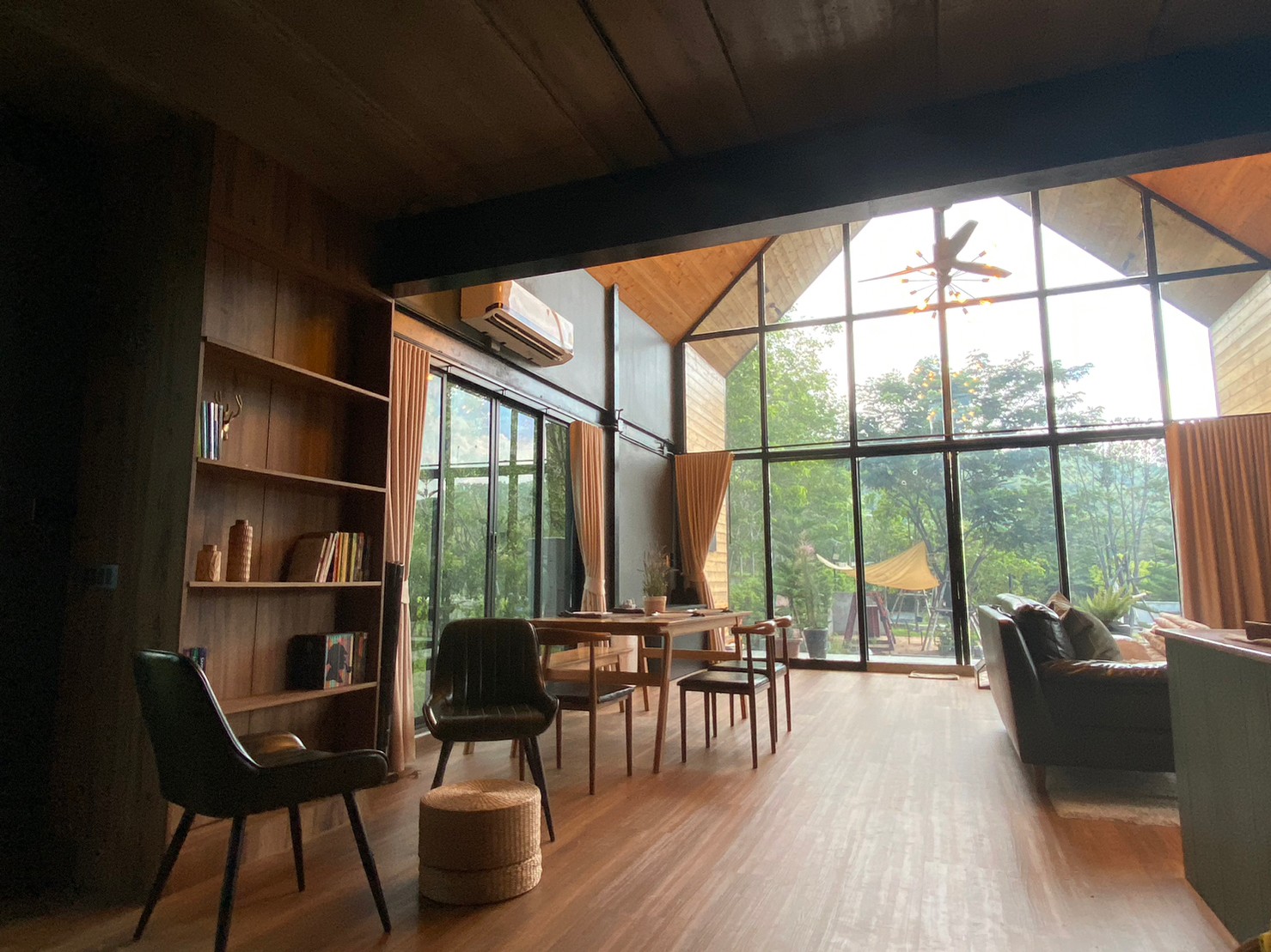 LINE_ALBUM_บ้านพัก_241028_52