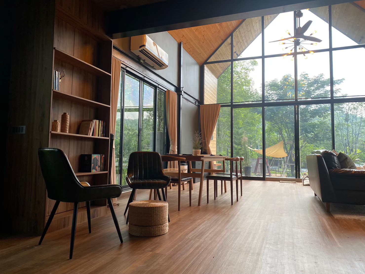 LINE_ALBUM_บ้านพัก_241028_55