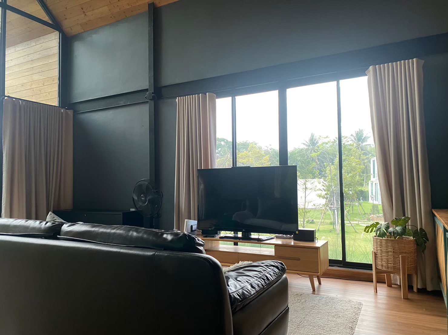 LINE_ALBUM_บ้านพัก_241028_63