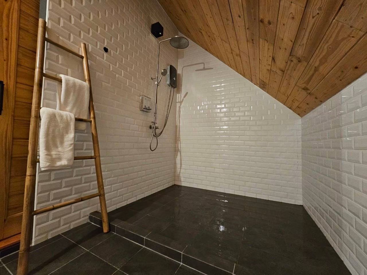 LINE_ALBUM_บ้านพัก_241028_82