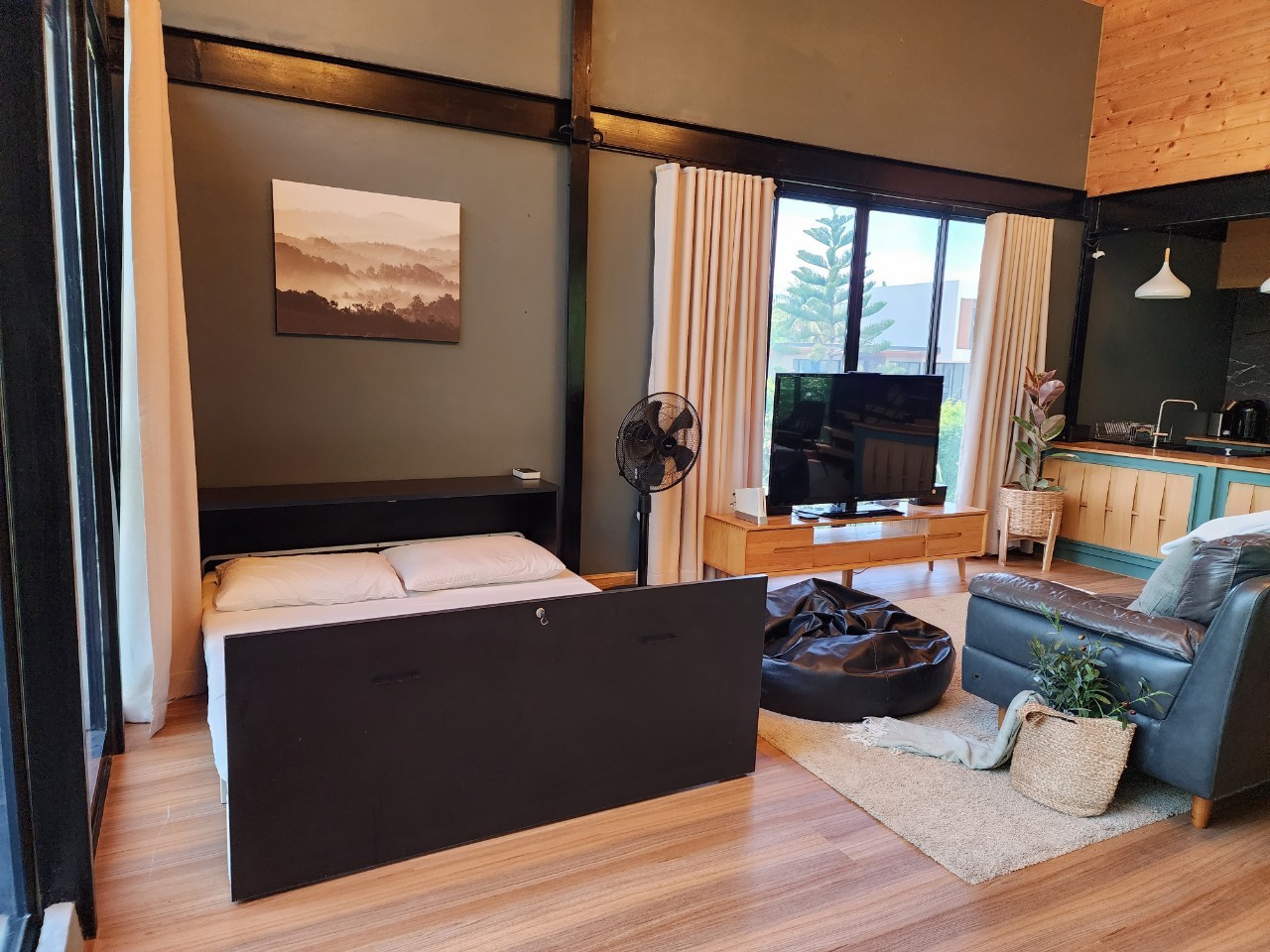 LINE_ALBUM_บ้านพัก_241028_87